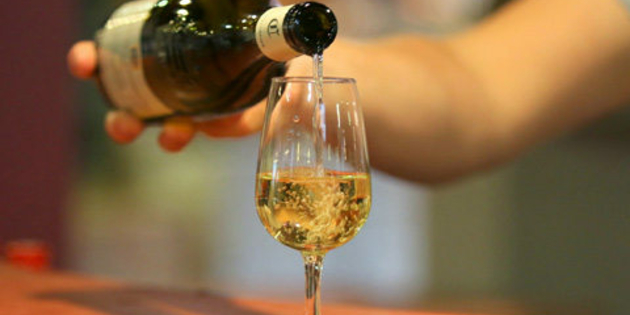 Dégustation de vins à Nîmes (® networld-fabrie chort)