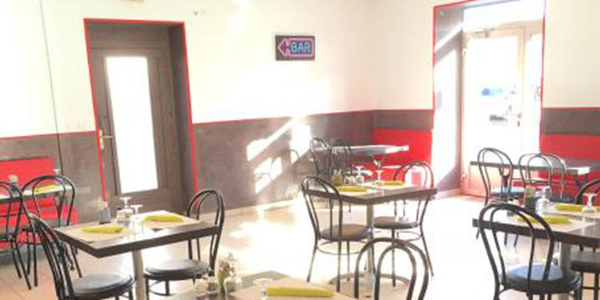 Le Before Nîmes est reconnu pour son barbecue et sa cuisine familiale maison au sein du bar-restaurant de la Route d'Uzès. Le Before Nîmes est reconnu pour son barbecue et sa cuisine familiale maison au sein du bar-restaurant de la Route d'Uzès.